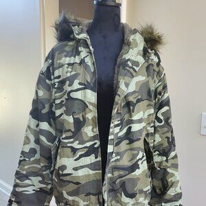 Ladies Bomber Camaflauge Jacket with Detachable Hoodie